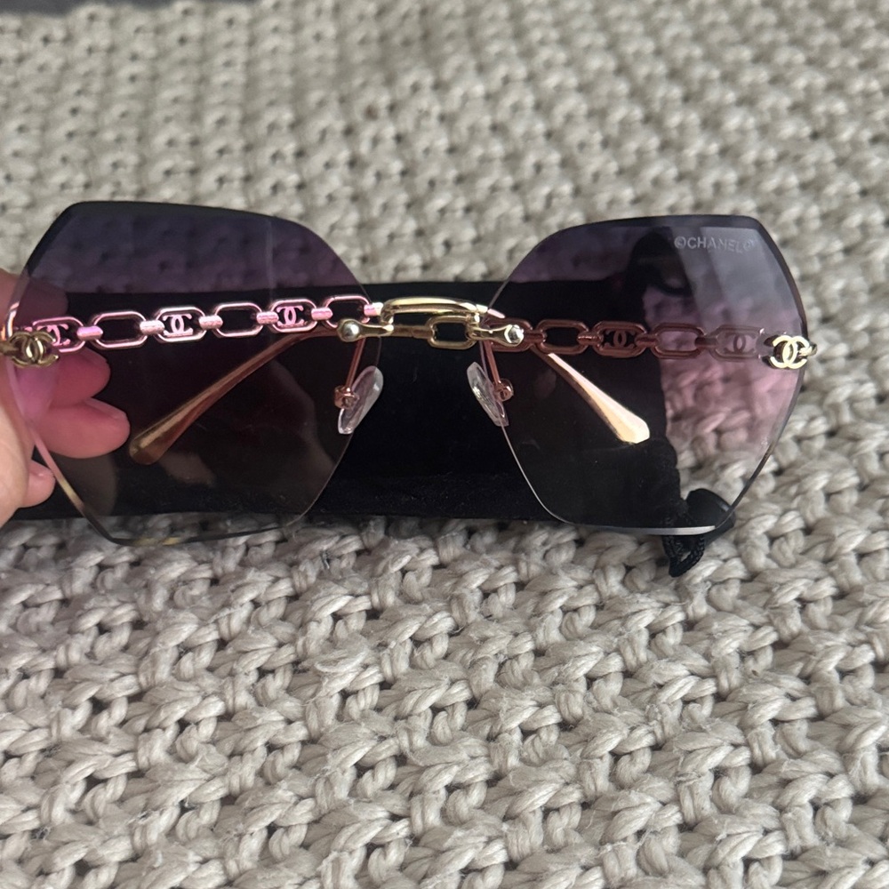 Purple Gradient Rimless Sunglasses with Gold Chain Detail